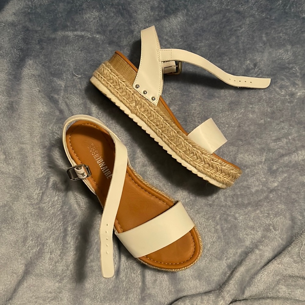 Cushionaire platform sandals